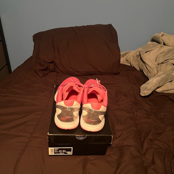 Kobe 6 Kay Yow Think Pink - Picture 4 of 6